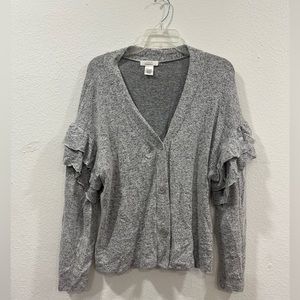 ⭐️ 3/$12 gray ruffle cardigan L